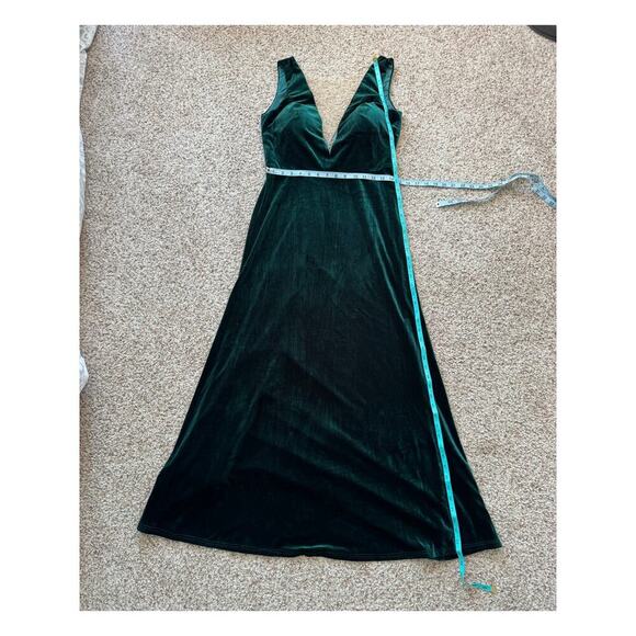 Jenny Yoo Collection, Logan Dress; 12; Green Velvet plunging neckline; Formal - Picture 9 of 12